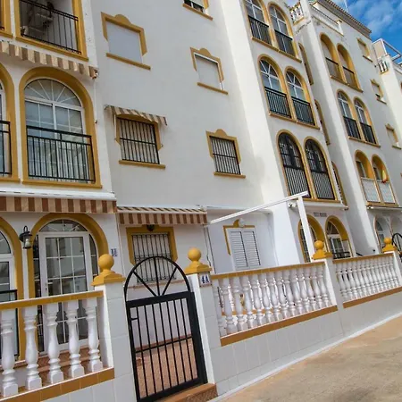 Molino Blanco, 150m To The Beach Of La-mata アパート トレビエハ
